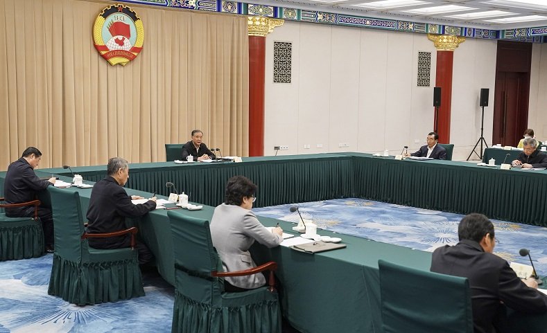 继续了解领导人民军队进行了一场具有划