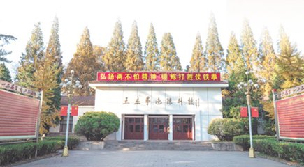 要在全面把握上下功夫