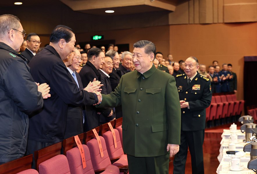 注重用党的奋斗历程和伟大成就鼓舞斗志